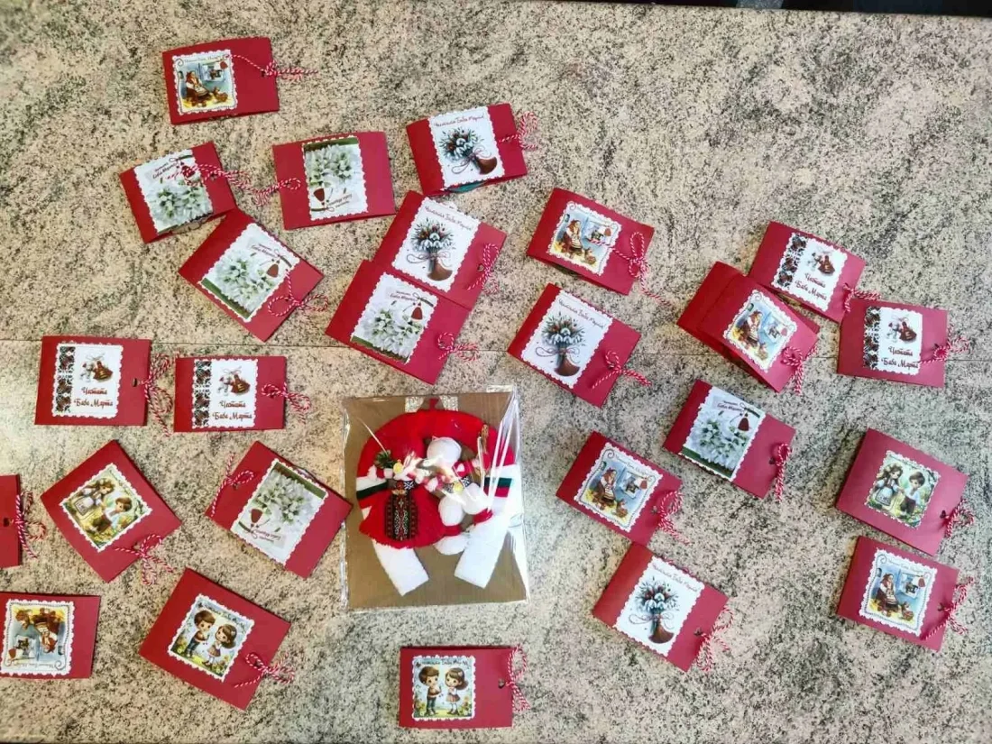 Честита Баба Марта! ???? ​През изминалите дни в нашия център беше оживено като в истинска работилница на Баба Марта! Нашите потребители вложиха цялото си старание, усмивки и творческа енергия в изработката на всяка една мартеничка. ​Благодарим на всички, които подкрепят нашия труд и носят мартеничките ни с радост! 