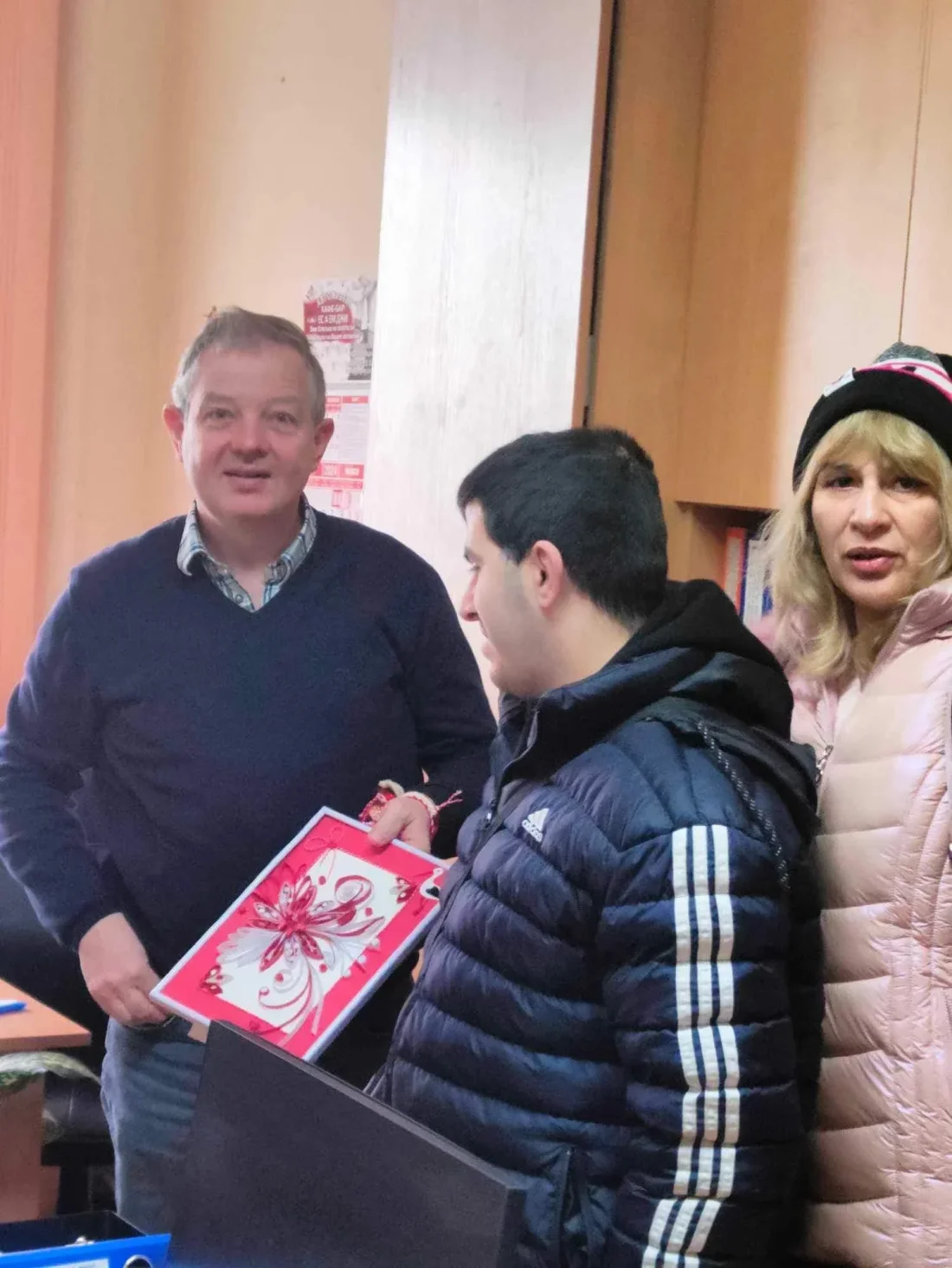 Ръчно изработени комплименти, поднесени по случай Баба Марта, на уважаемите колеги от Дирекция “Социални дейности”