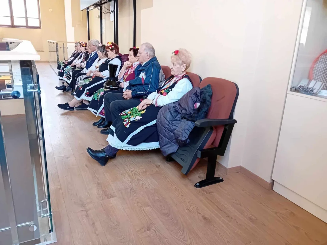 Поздравителен концерт на певческа група 